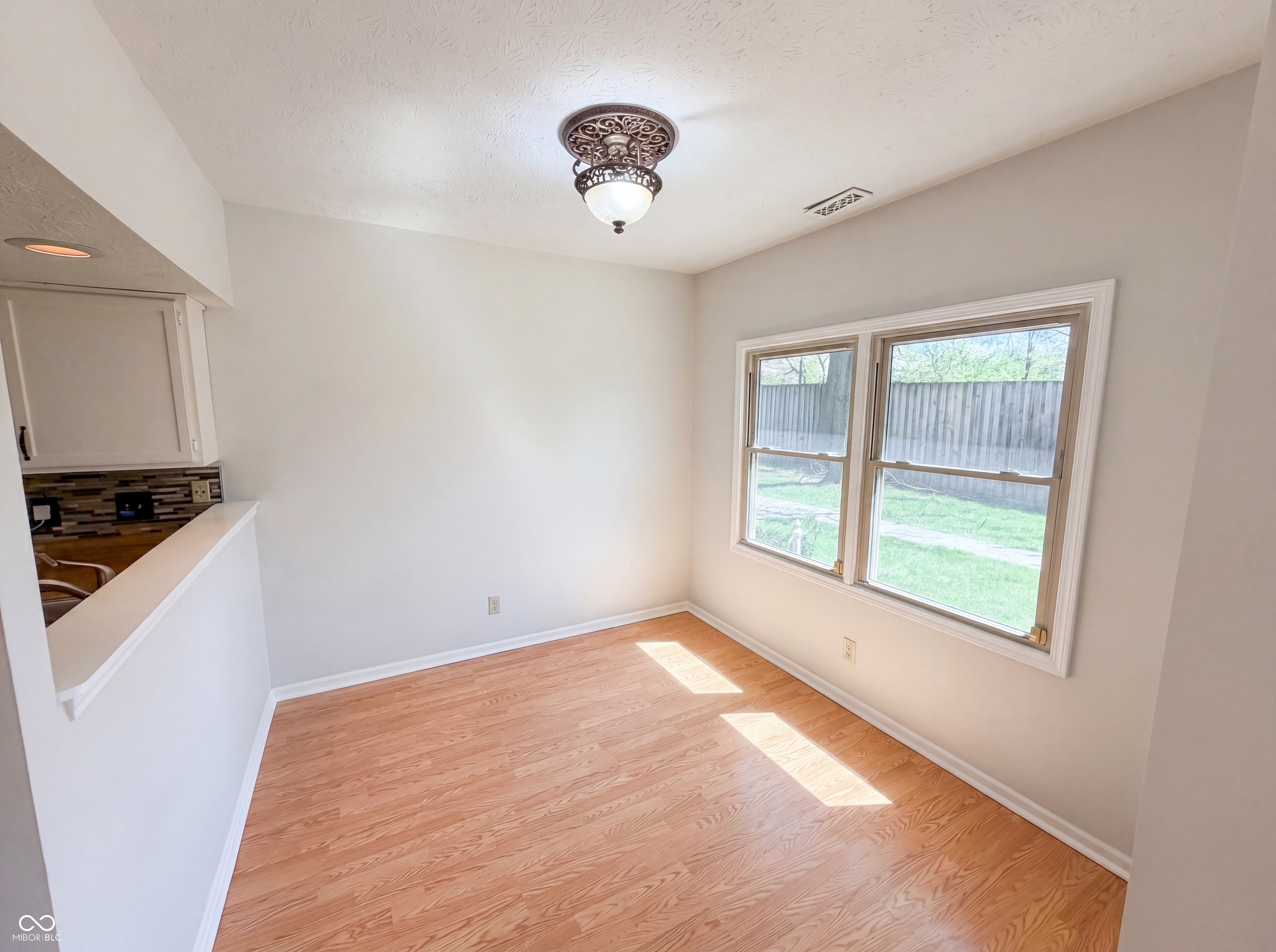9463 Maple Way Indianapolis, IN 46268 - Photo 9 of 18