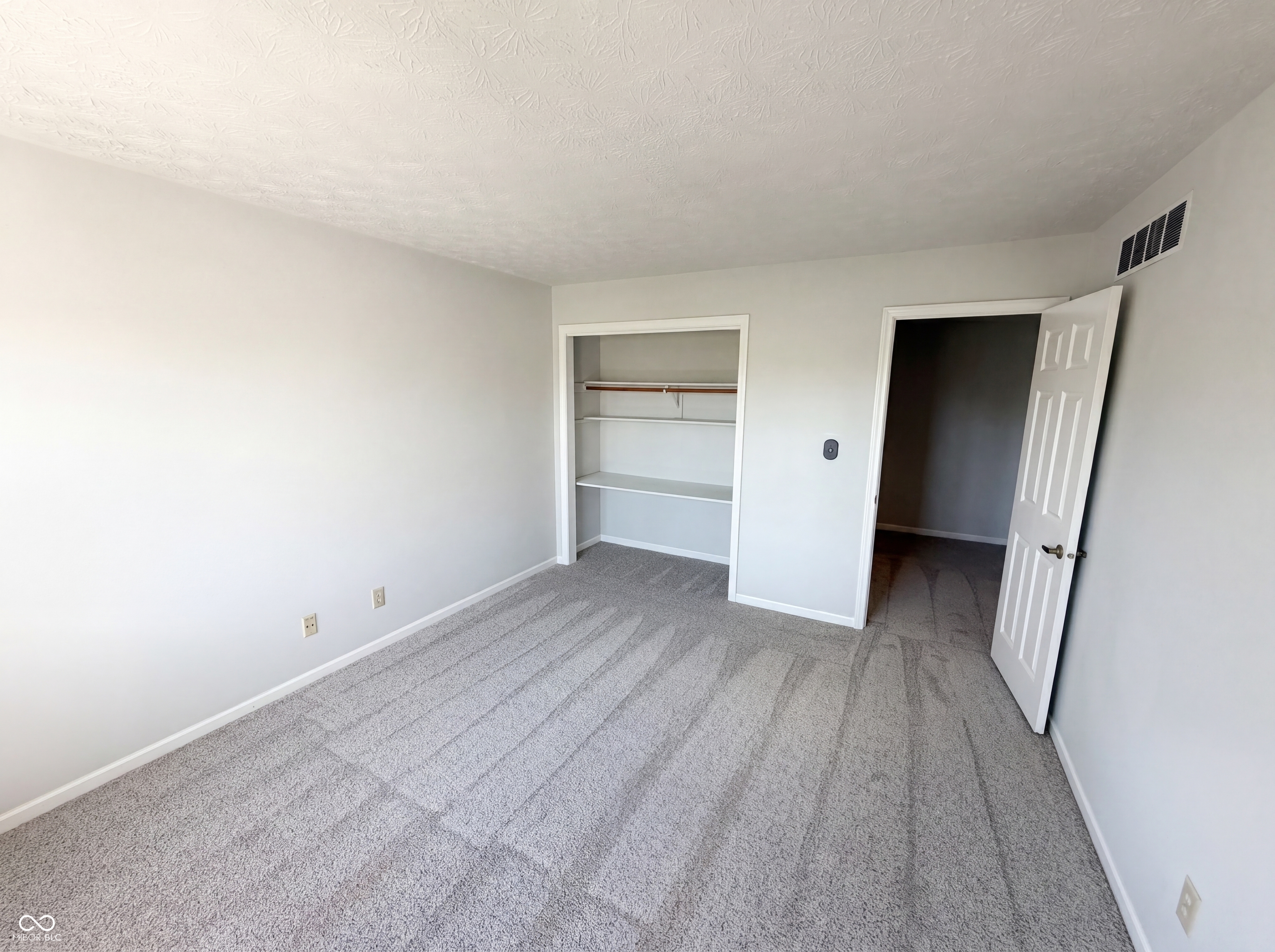 9463 Maple Way Indianapolis, IN 46268 - Photo 10 of 18