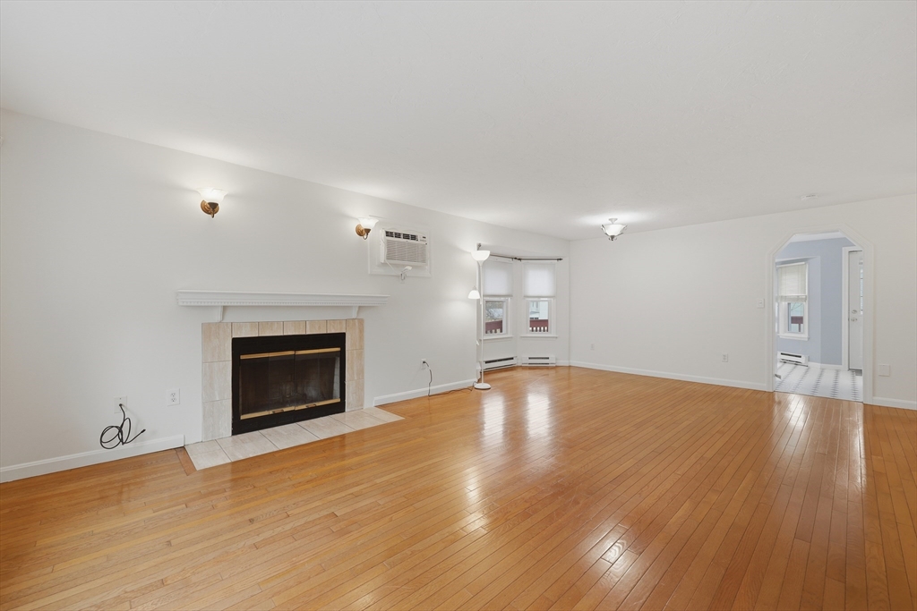 4 Jonathan Circle Worcester, MA 01604 - Photo 5 of 42