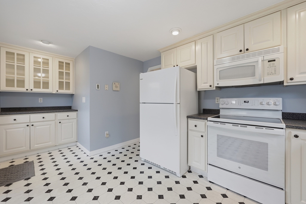 4 Jonathan Circle Worcester, MA 01604 - Photo 10 of 42