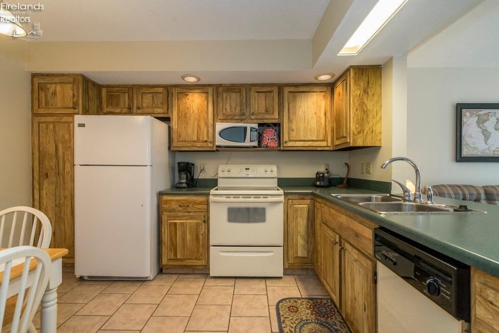 1236 Hidden Ridge Road, Unit E Toledo, OH 43615 - Photo 5 of 10 Gallery Image 5