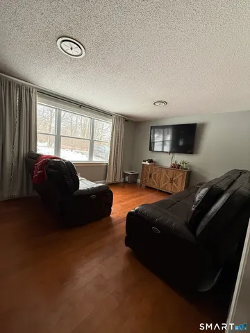 $310,000 | 14 Glenwood Drive, Marlborough, CT 06447