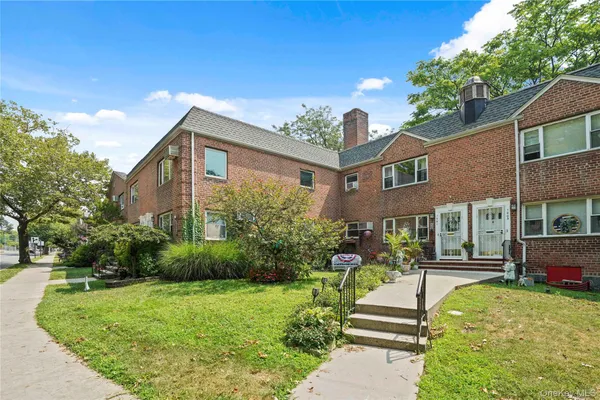 $440,000 | 1001 Shore Parkway, Unit 2B | Bath Beach