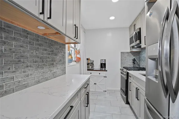 $440,000 | 1001 Shore Parkway, Unit 2B | Bath Beach