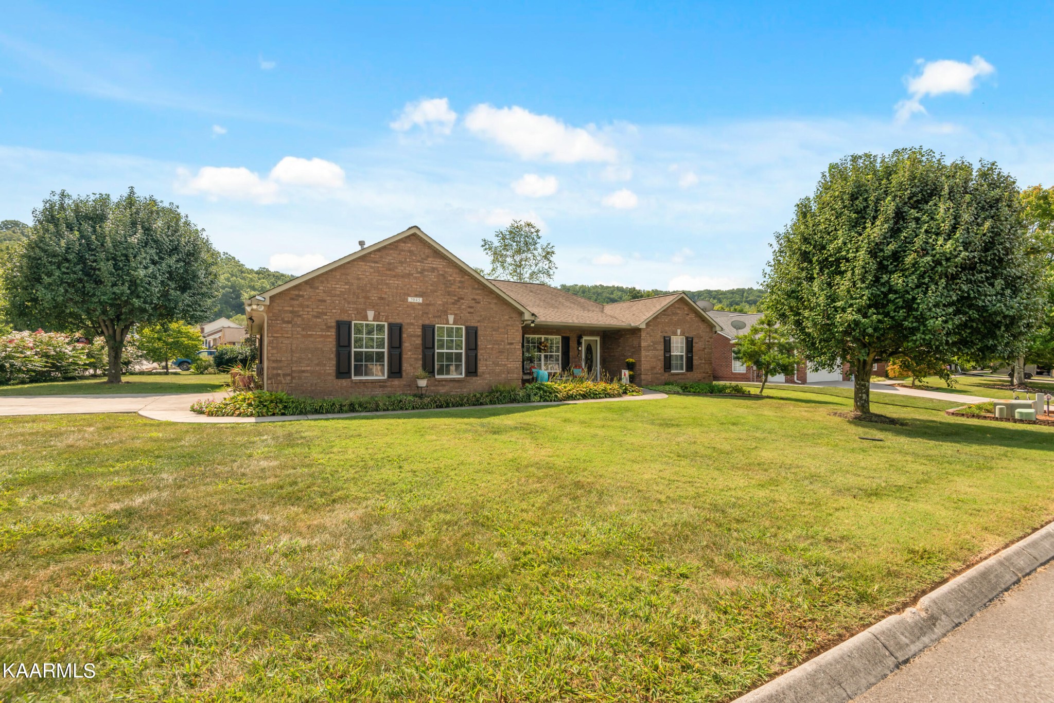 7045 Ghiradelli Road Knoxville, TN 37918 - Photo 2 of 26 Gallery Image 2