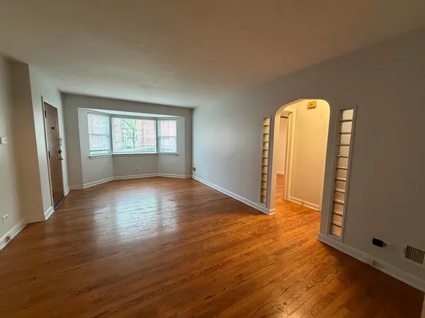 $1,400 | 312 East 83rd Street, Unit 1, Chicago, IL 60619