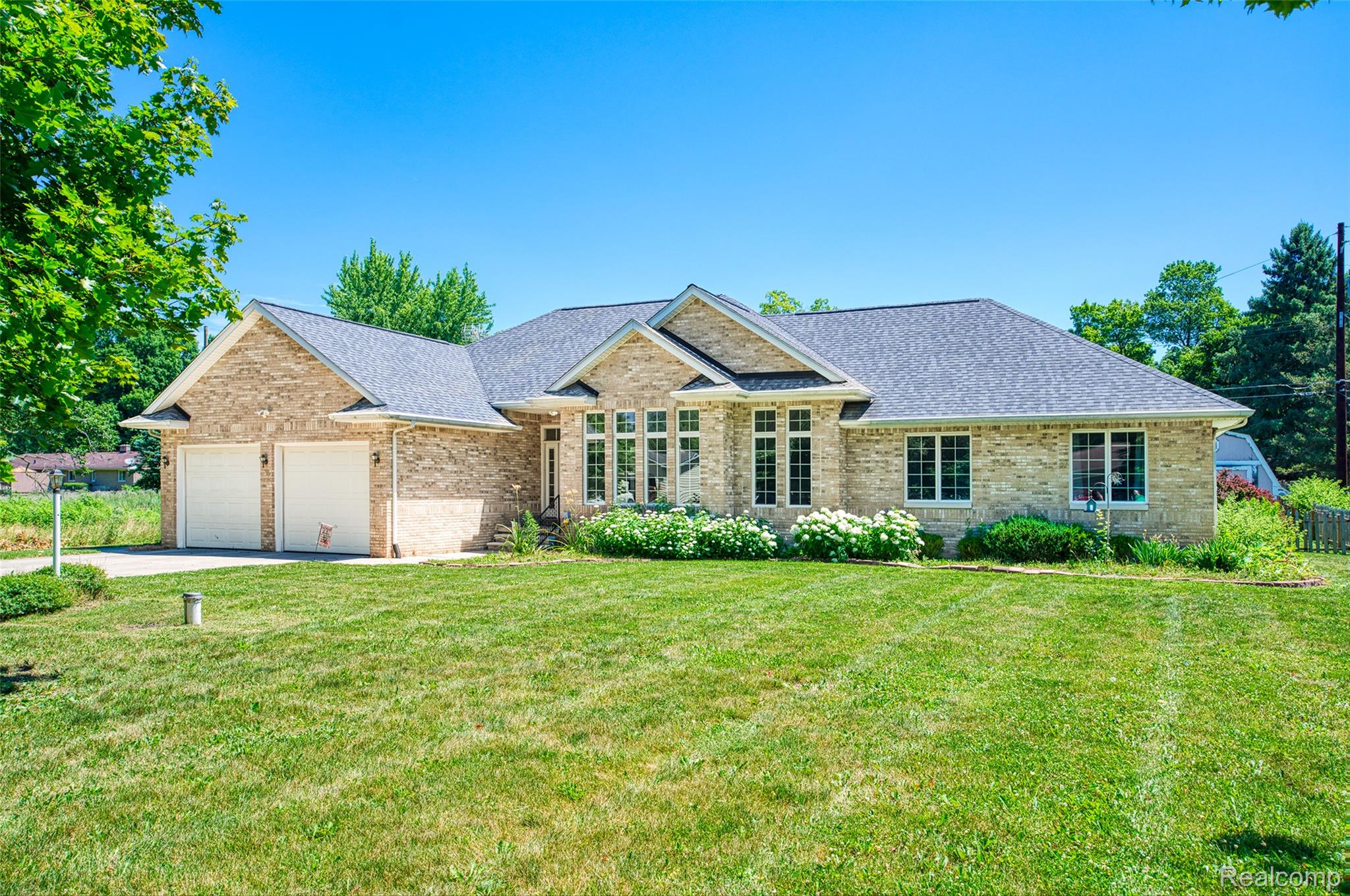 5382 Meadowlawn Road Fowlerville, MI 48836 - Photo 2 of 45 DSC01928_2.jpg