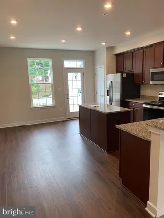 $2,950 | 4913 Crest View Drive, Hyattsville, MD 20782