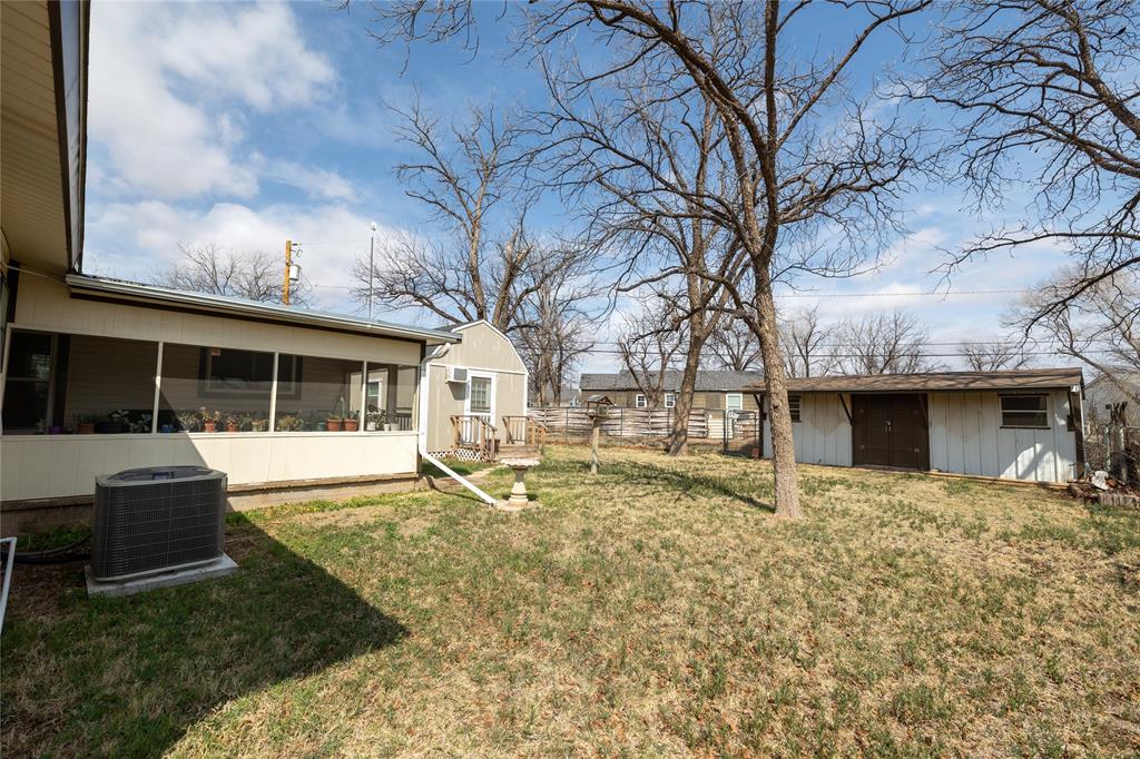 3205 42nd Street Snyder, TX 79549 - Photo 26 of 31 a house view with a outdoor space