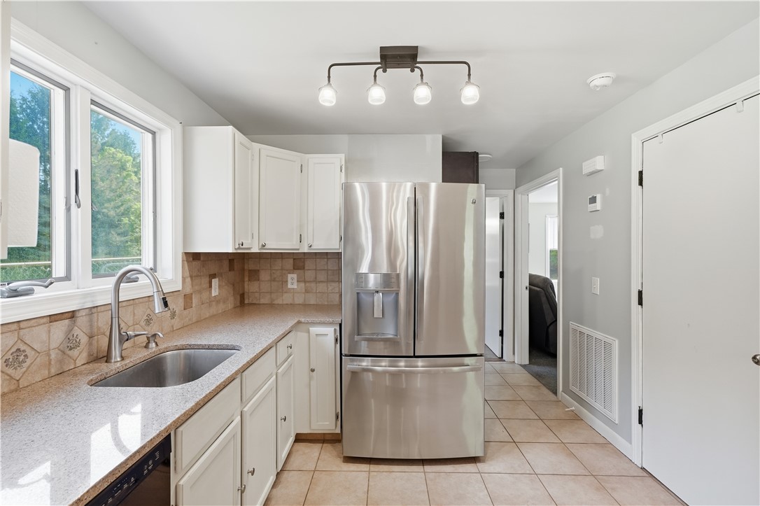 218 Shannock Hill Road Richmond, RI 02892 - Photo 9 of 48 Gallery Image 9