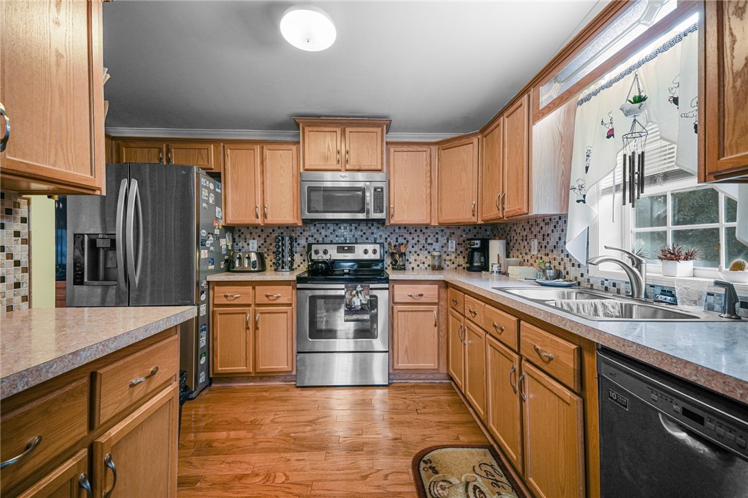 12 Lisa's Way Coventry, RI 02816 - Photo 6 of 22