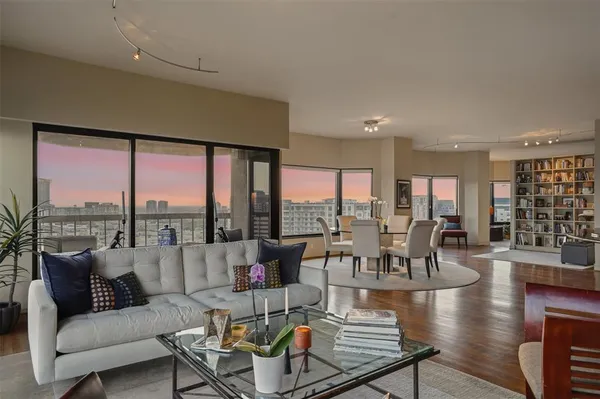 $1,875,000 | 3030 McKinney Avenue, Unit 1606, Dallas, TX 75204