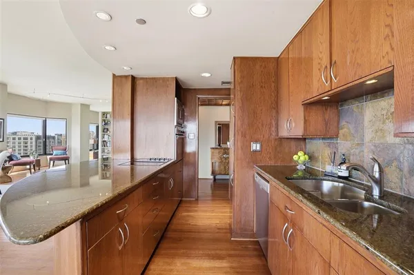 $1,875,000 | 3030 McKinney Avenue, Unit 1606, Dallas, TX 75204