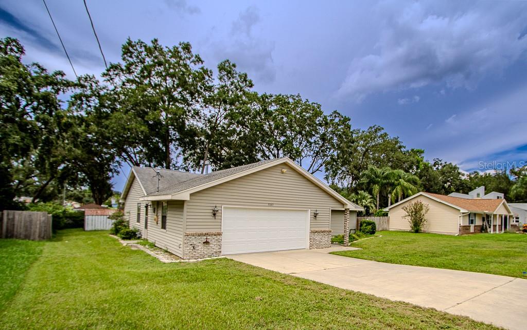 5083 Southeast 24th Place Ocala, FL 34480 - Photo 2 of 21