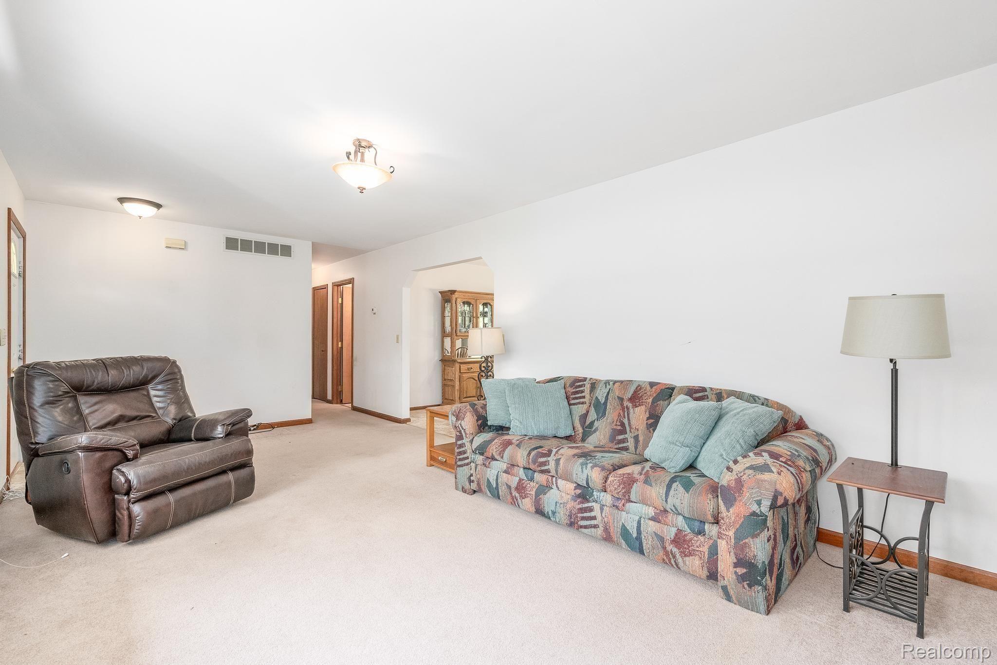 43300 Fret Road Belleville, MI 48111 - Photo 4 of 34 43300 Fret Rd-3309.jpg