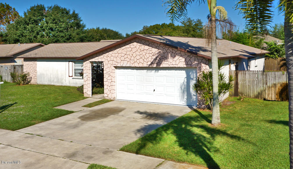1772 West Shores Road Melbourne, FL 32935 - Photo 2 of 20 Front Angle