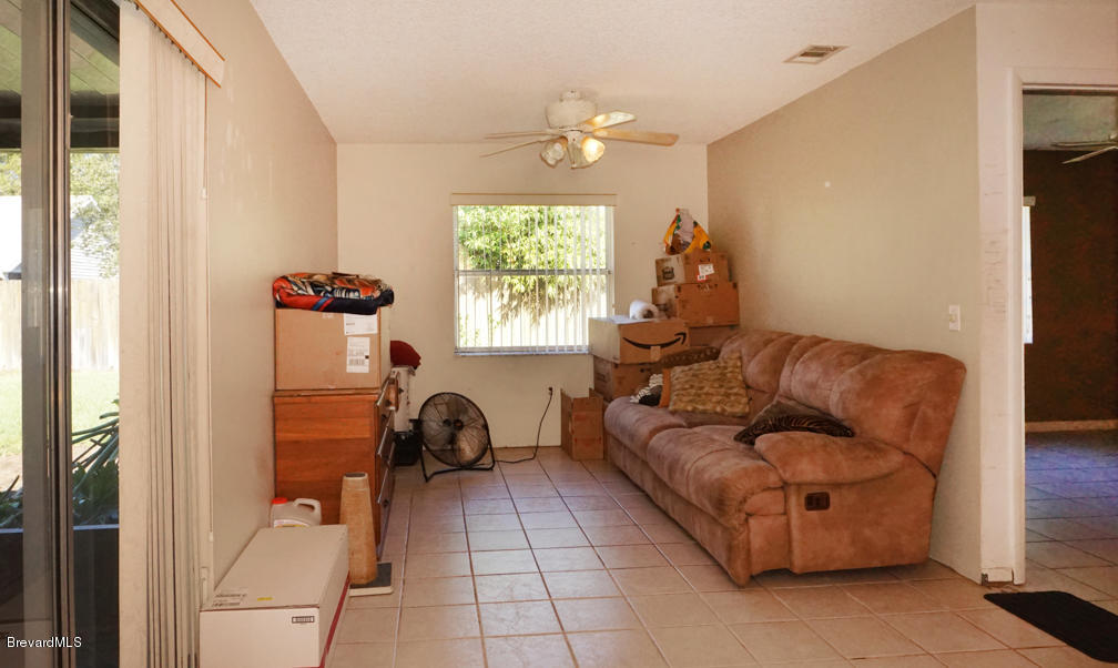 1772 West Shores Road Melbourne, FL 32935 - Photo 11 of 20 Family Room