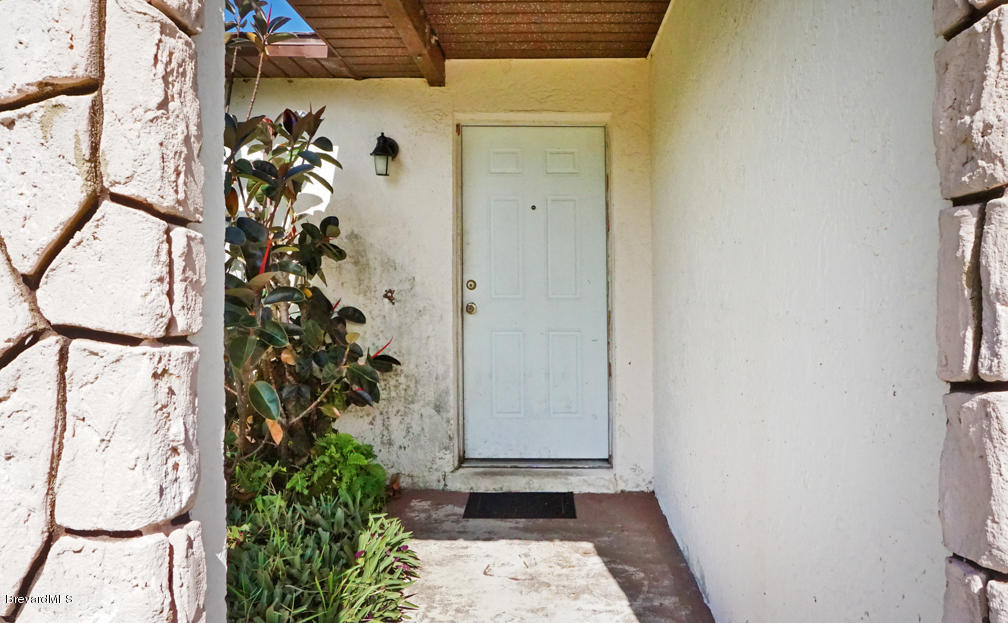 1772 West Shores Road Melbourne, FL 32935 - Photo 4 of 20 Front Entry