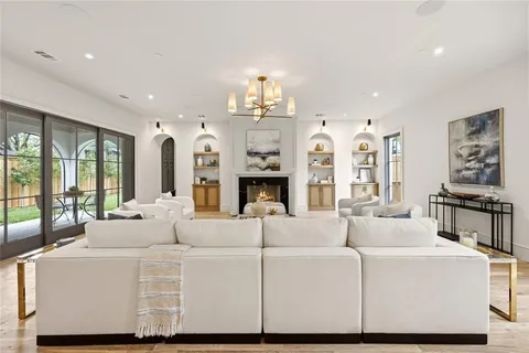 $5,995,000 | 4021 Southwestern Boulevard, University Park, TX 75225