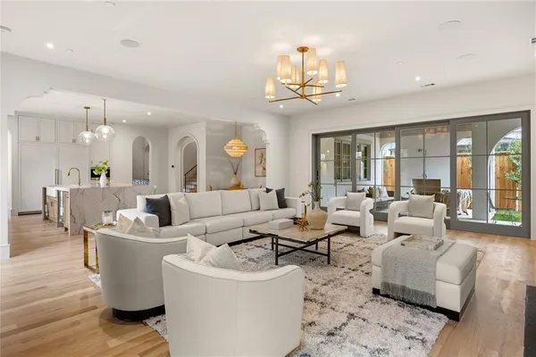 $5,995,000 | 4021 Southwestern Boulevard, University Park, TX 75225