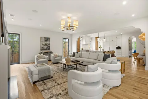 $5,995,000 | 4021 Southwestern Boulevard, University Park, TX 75225