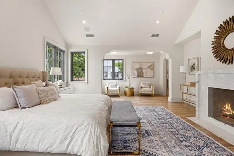 $5,995,000 | 4021 Southwestern Boulevard, University Park, TX 75225