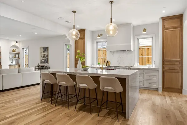 $5,995,000 | 4021 Southwestern Boulevard, University Park, TX 75225