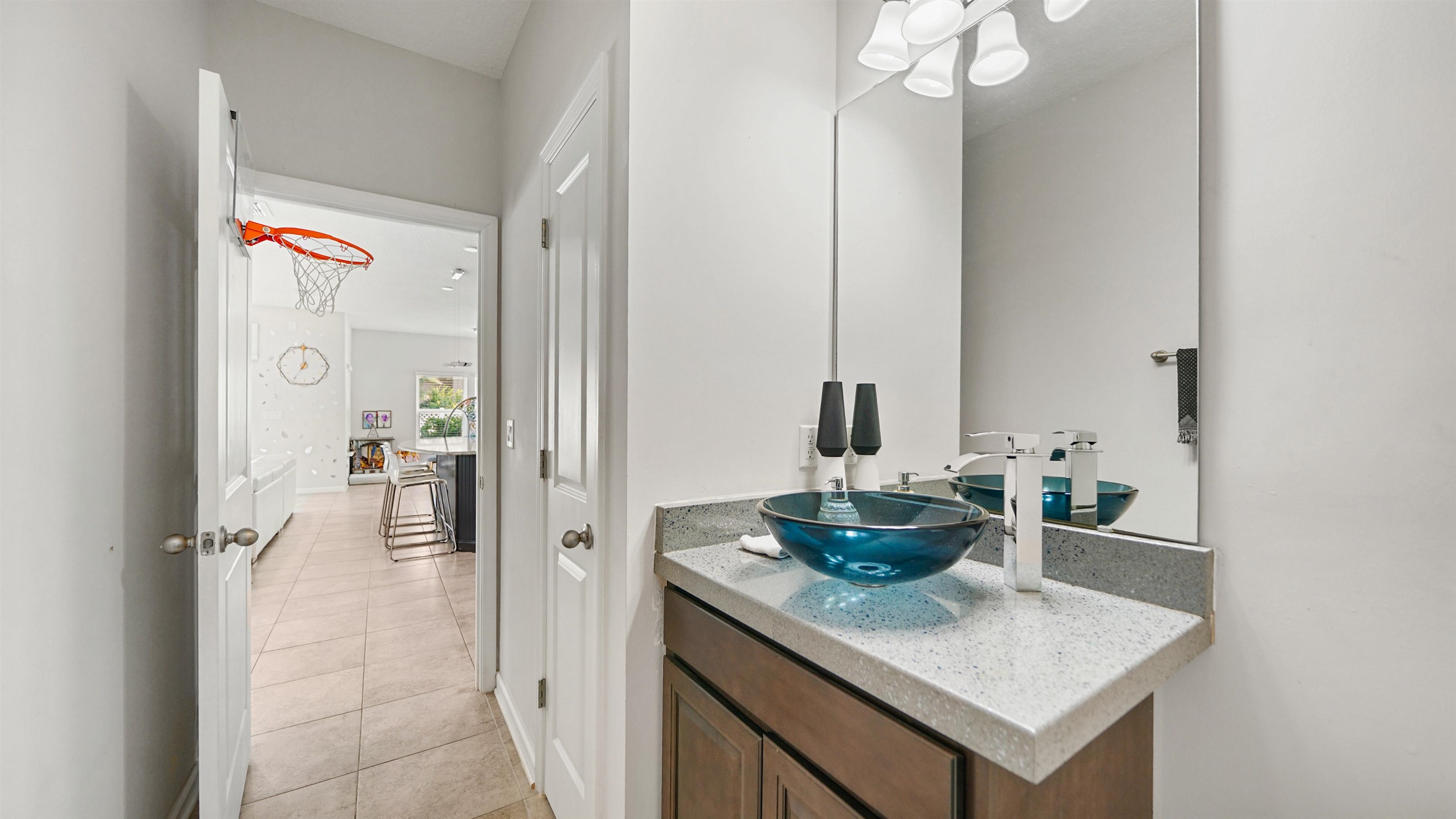 514 Heron Landing Road St. Johns, FL 32259 - Photo 15 of 48 a kitchen with a table and chairs