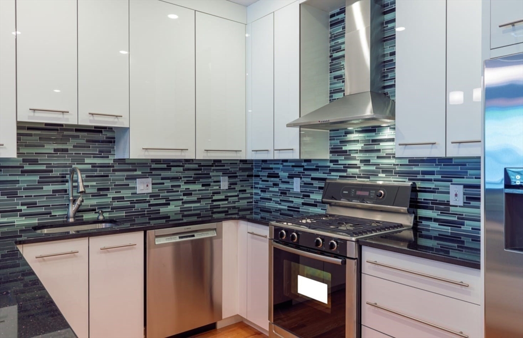 88 Browne Street, Unit 2 Brookline, MA 02446 - Photo 3 of 14