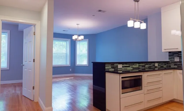 $6,400 | 88 Browne Street, Unit 2, Brookline, MA 02446