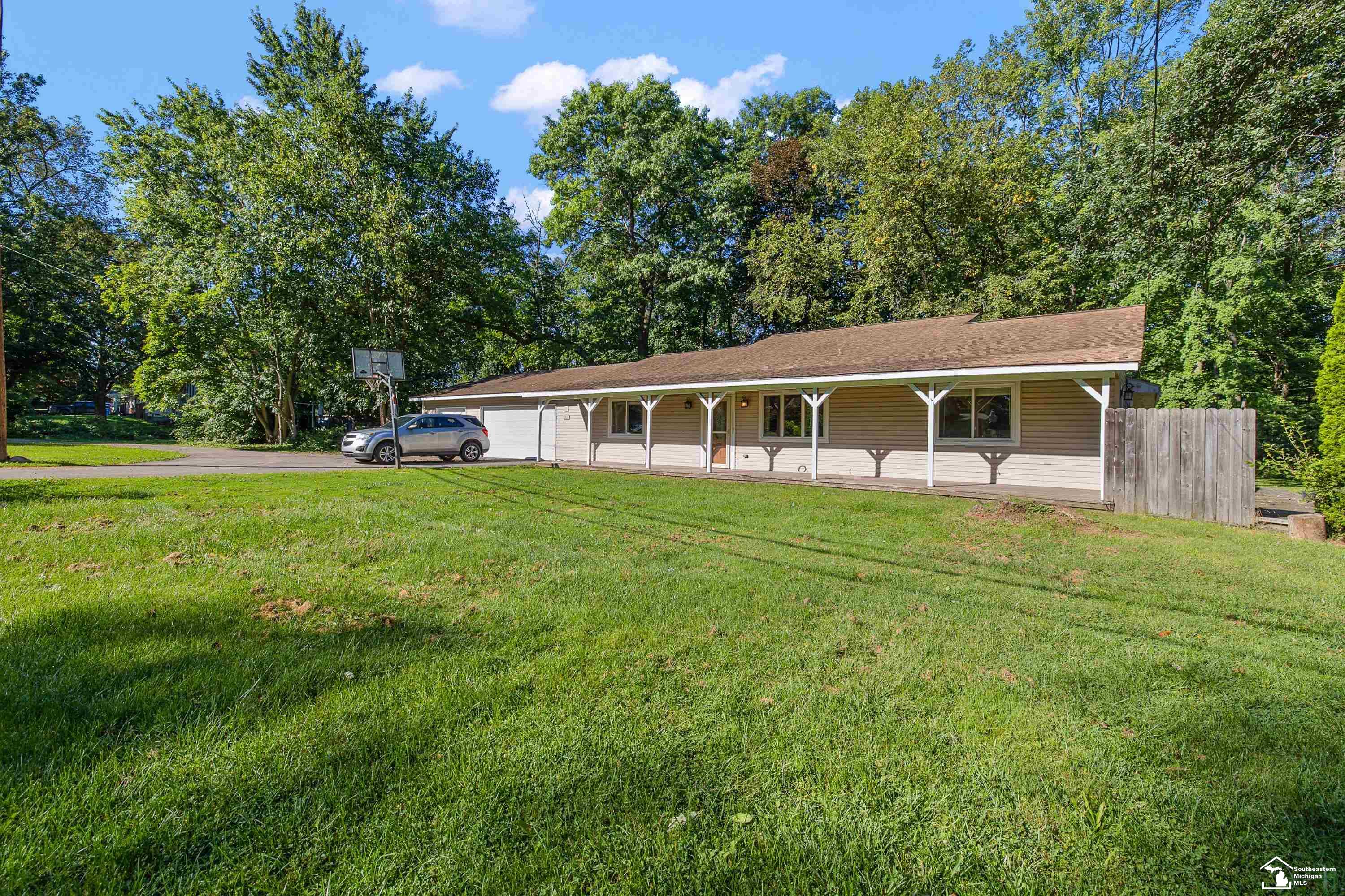 3915 Balmony Road Commerce Township, MI 48382 - Photo 2 of 22 50088974-2.JPG