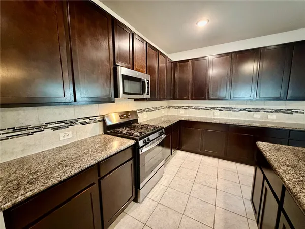 $1,995 | 18665 Legend Oaks Drive, Magnolia, TX 77355