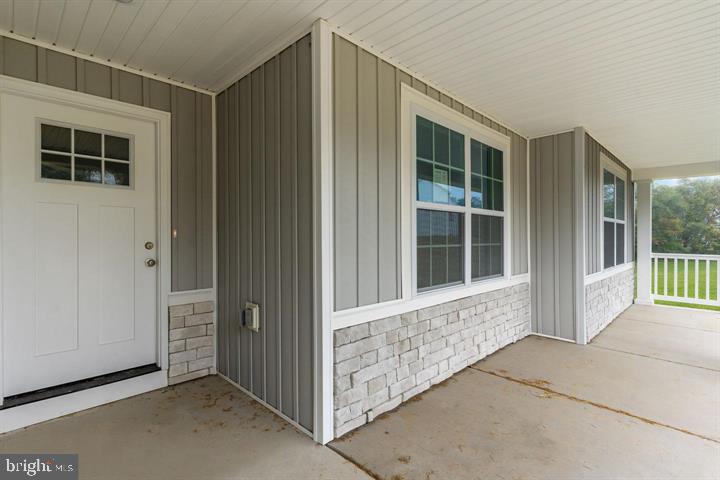 1267 Fulton Road Hedgesville, WV 25427 - Photo 2 of 41 Gallery Image 2