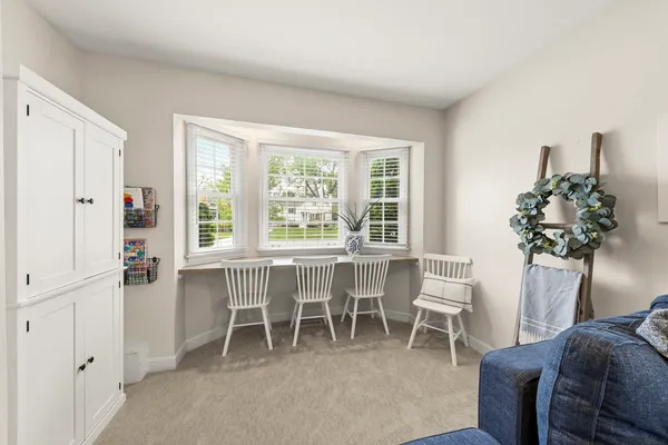 $750,000 | 260 Chesterfield Avenue, Glen Ellyn, IL 60137