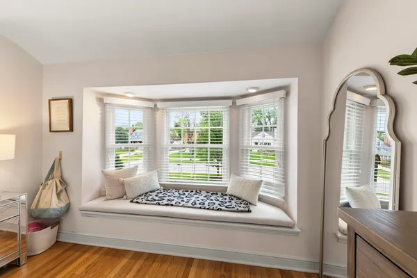 $750,000 | 260 Chesterfield Avenue, Glen Ellyn, IL 60137