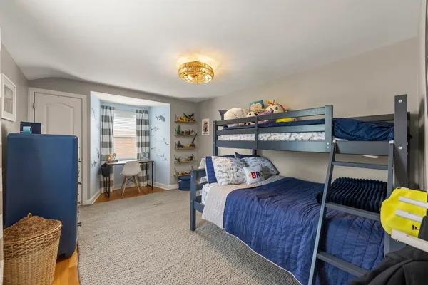 $750,000 | 260 Chesterfield Avenue, Glen Ellyn, IL 60137