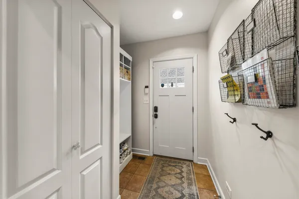 $750,000 | 260 Chesterfield Avenue, Glen Ellyn, IL 60137