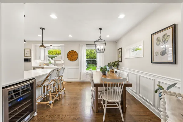 $750,000 | 260 Chesterfield Avenue, Glen Ellyn, IL 60137