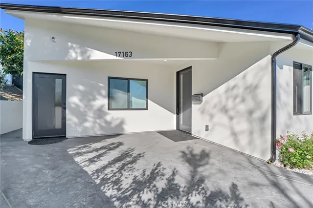 $2,390,000 | 17165 Midwood Drive, Granada Hills, CA 91344