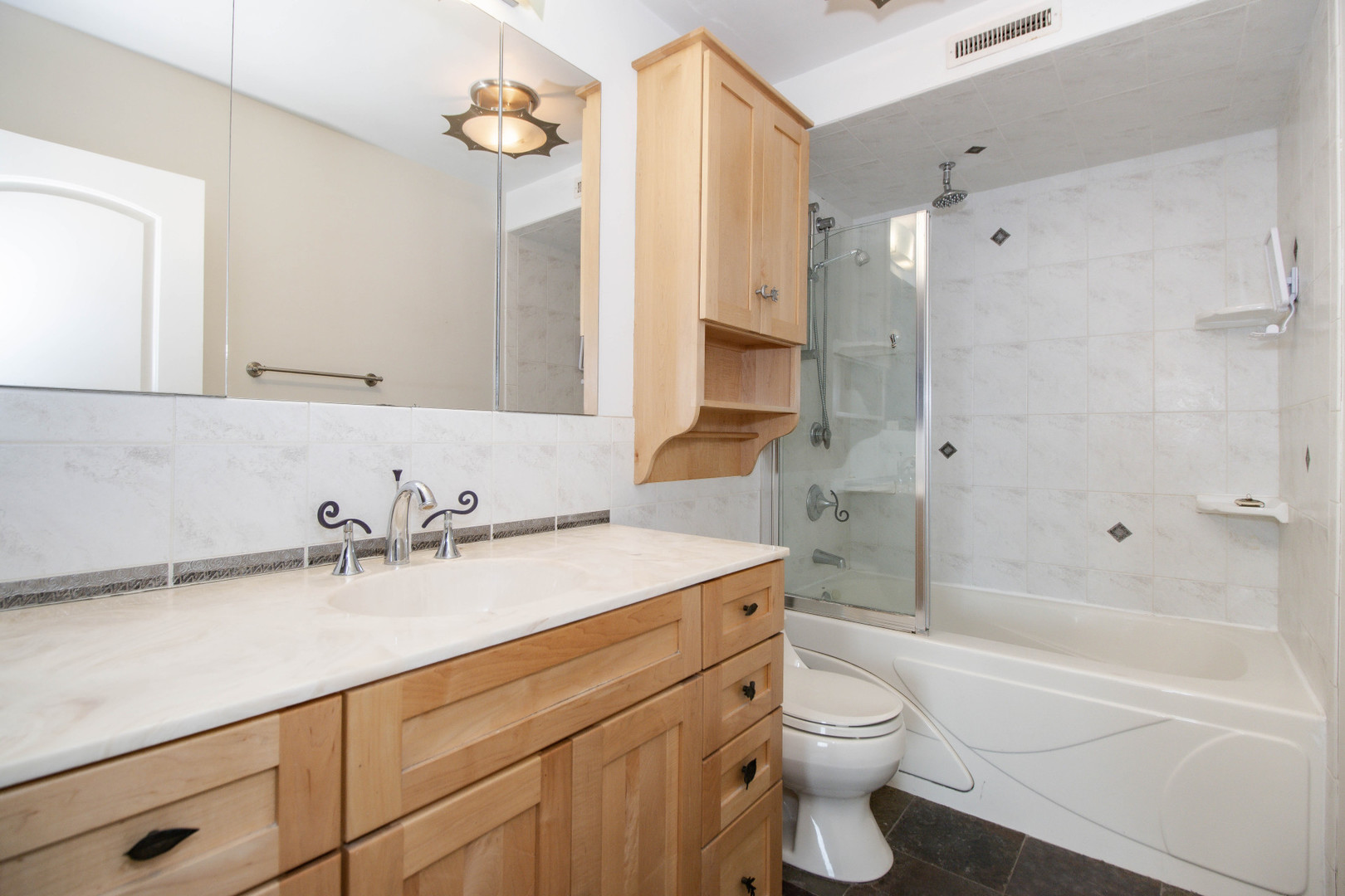 6007 North Sheridan Road, Unit 32C Chicago, IL 60660 - Photo 16 of 20