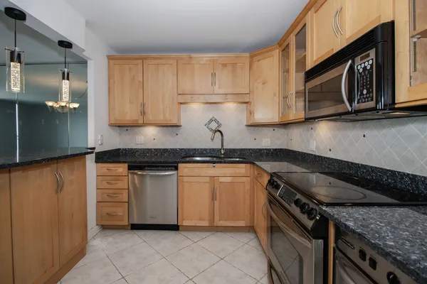 $2,750 | 6007 North Sheridan Road, Unit 32C, Chicago, IL 60660