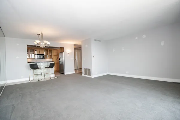 $2,750 | 6007 North Sheridan Road, Unit 32C, Chicago, IL 60660