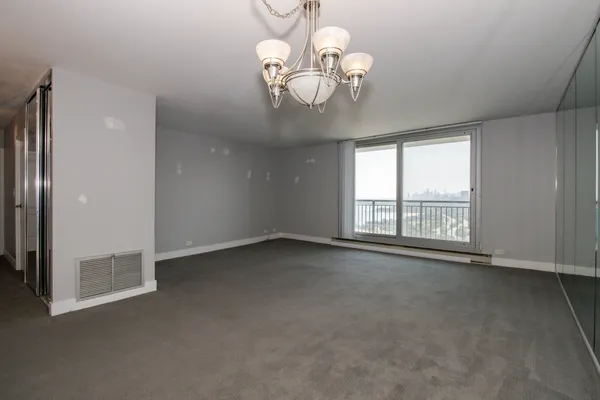 $2,750 | 6007 North Sheridan Road, Unit 32C, Chicago, IL 60660