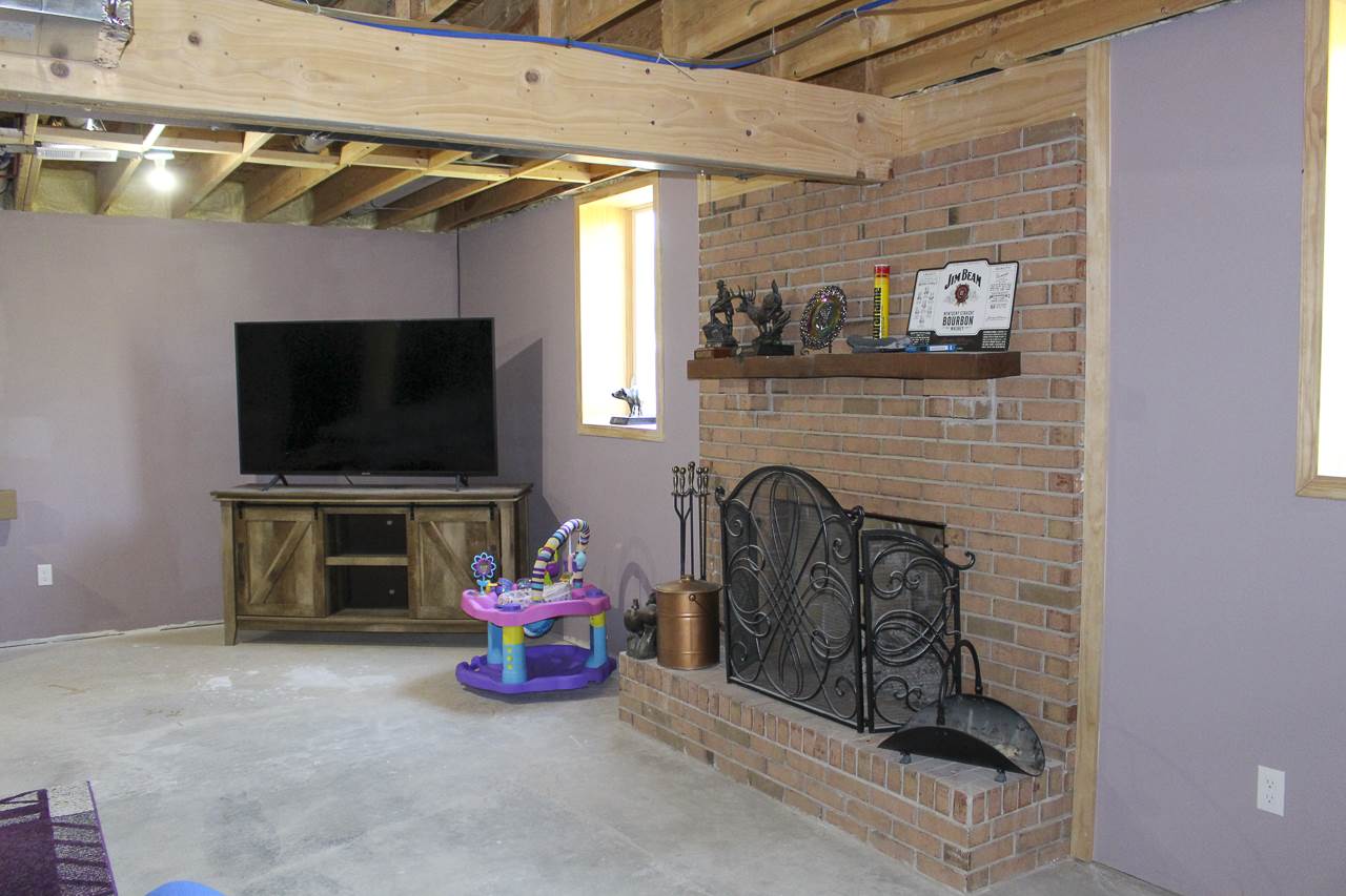 4488 East Millbrook Road Mount Pleasant, MI 48858 - Photo 29 of 38 1875980-28.JPG