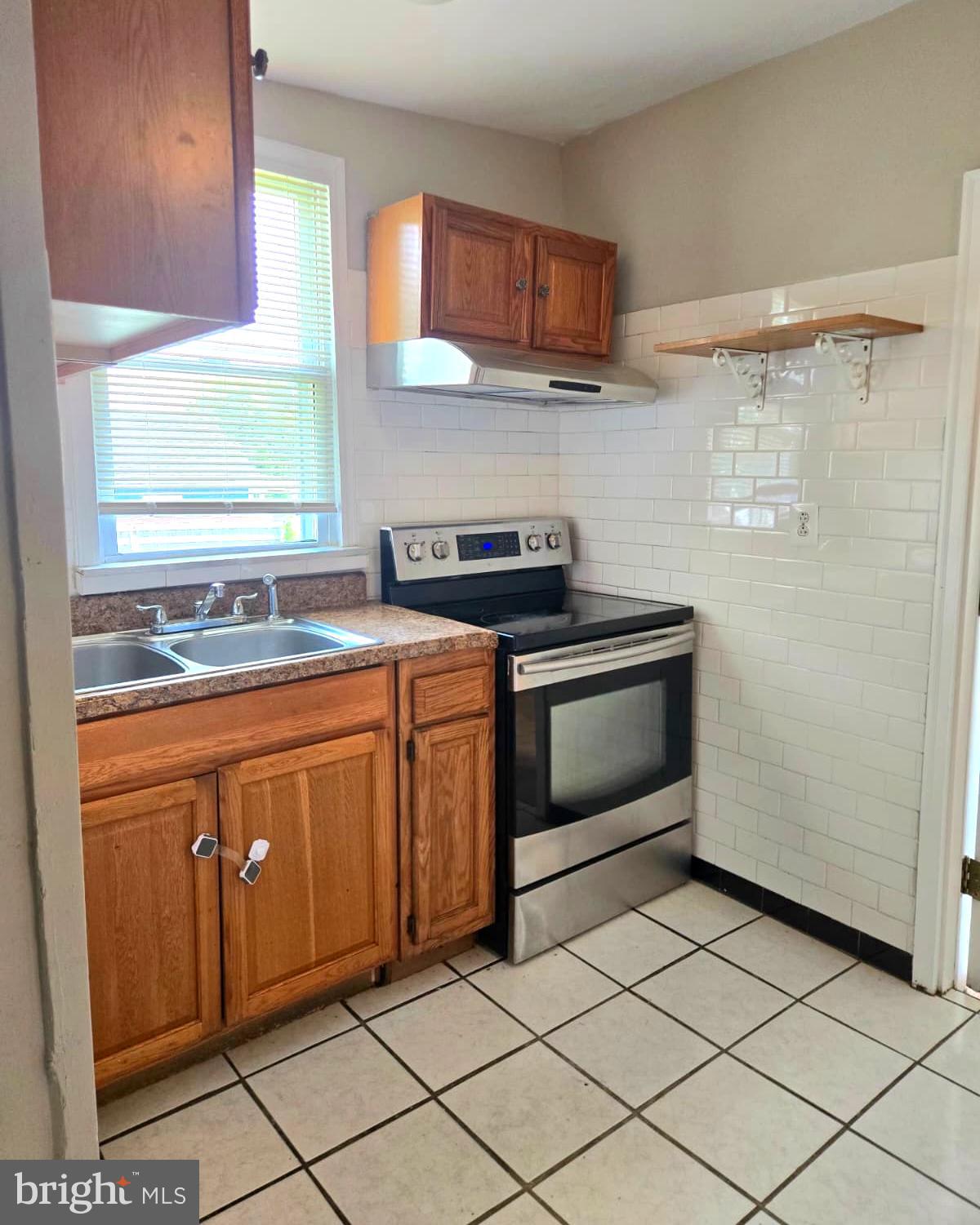 809 Eastern Avenue Northeast Fairmount Heights, MD 20743 - Photo 4 of 16