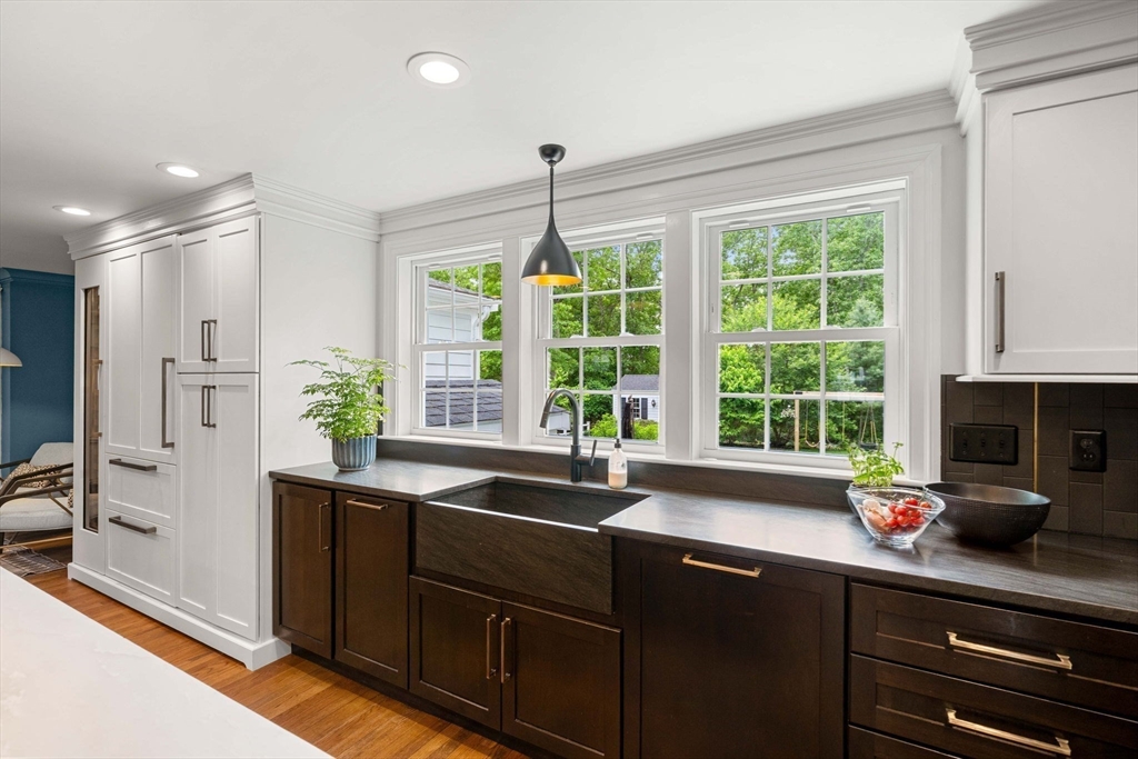 23 Patriot Road Burlington, MA 01803 - Photo 7 of 42