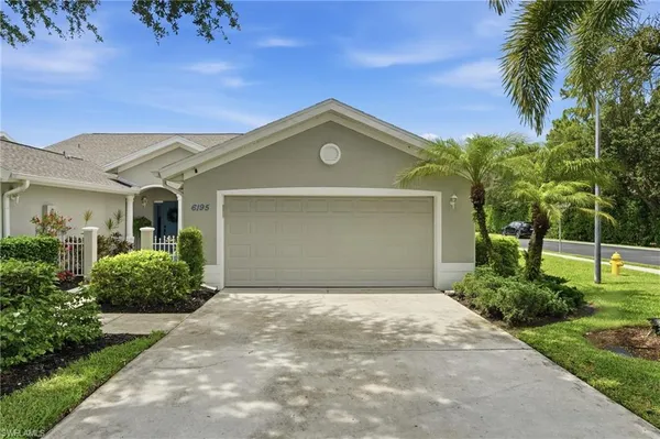 $425,000 | 6195 Mandalay Circle, Naples, FL 34112