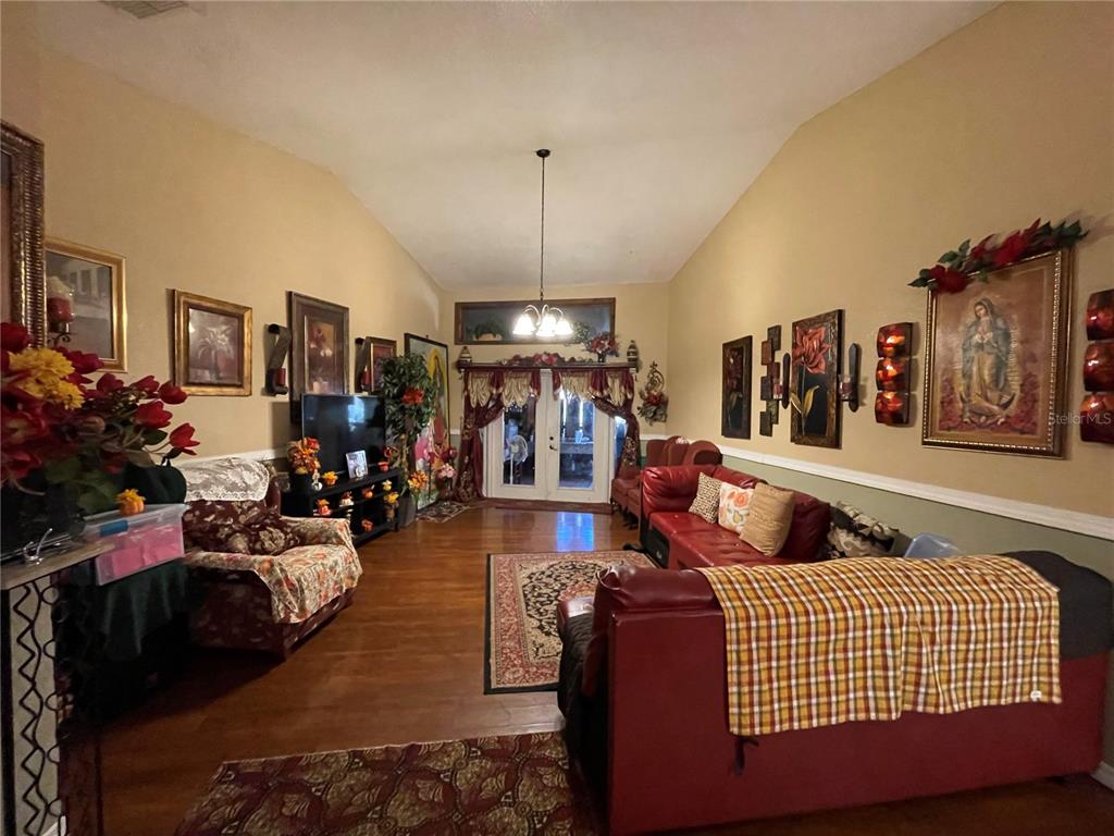 5006 West Sam Allen Road Plant City, FL 33565 - Photo 7 of 14 Livingroom