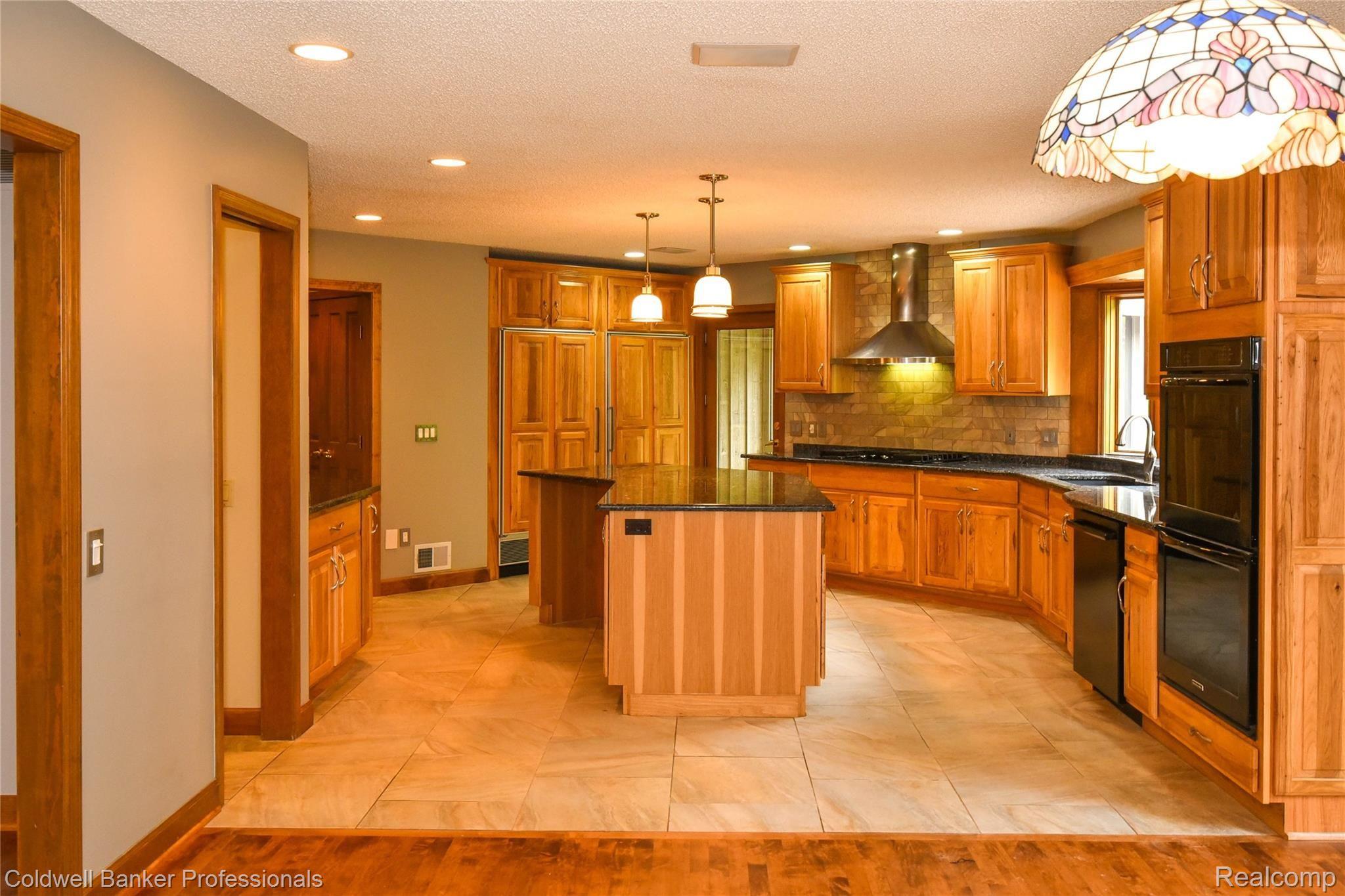 9275 Fox Hollow Road Clarkston, MI 48348 - Photo 16 of 68 View of Kitchen from Dinette