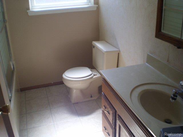 18668 Inkster Road Redford, MI 48240 - Photo 8 of 11 P9200016